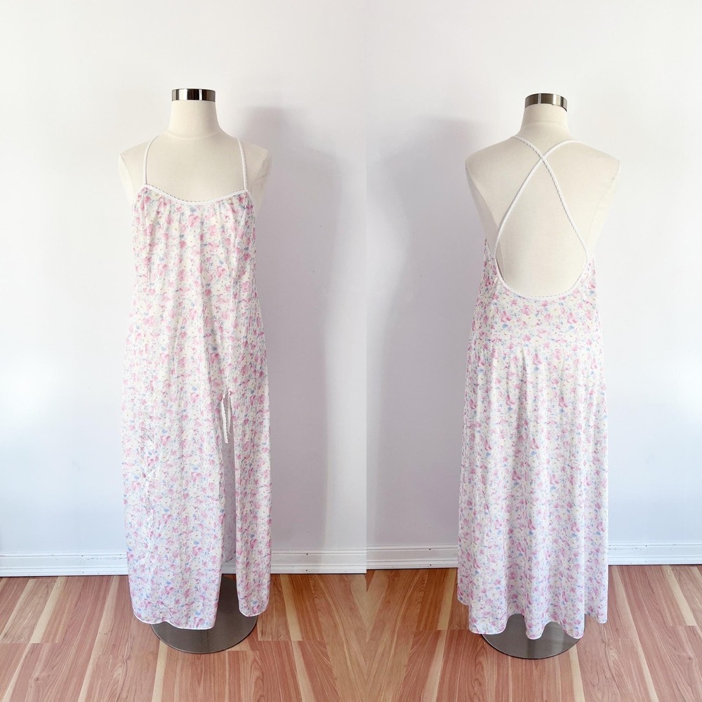 SIZE XL/1X 1970s Floral Nylon Nightgown Maxi Length